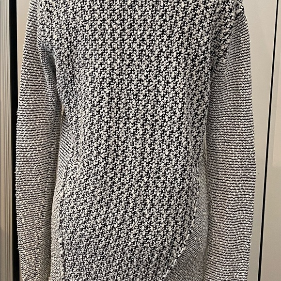 Sweater - Picture 2 of 4